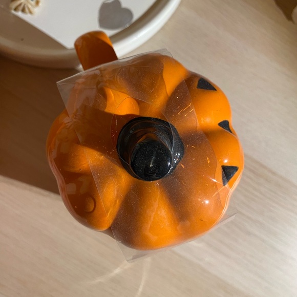 Rae Dunn SPOOKY mug with pumpkin/Jack-o-lantern topper - Picture 6 of 6